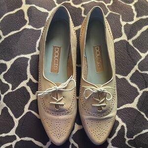 Vintage Tan  Leather Lace-Up Oxfords